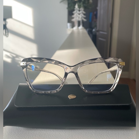 New”blue light”cat eye glasses with case for daily life.Color-clear/ light gray. - Picture 4 of 12